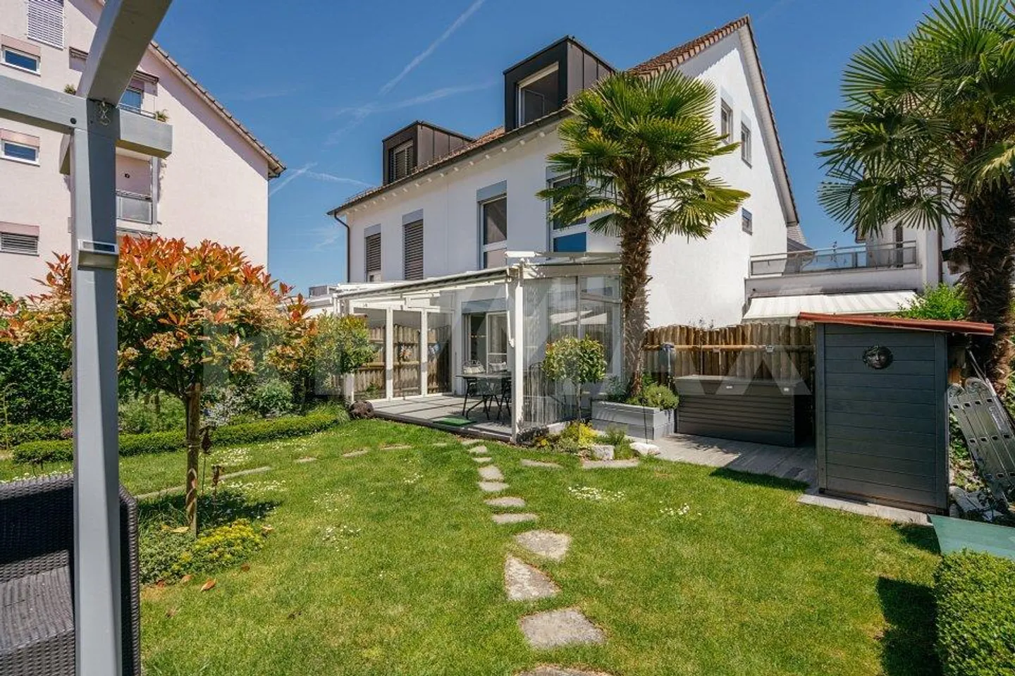 Charmantes Reihenmittelhaus mit Garten - Foto 1 von 13