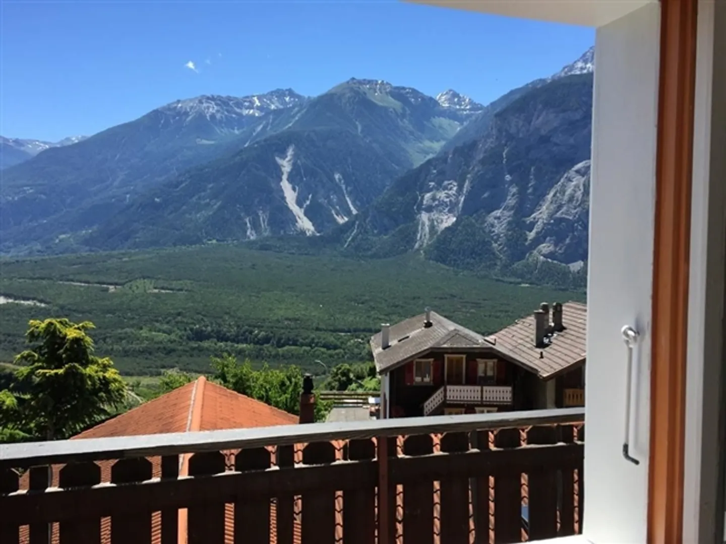 Appartamento luminoso e arredato con gusto di 2,5 stanze a Varen - Foto 5 di 9