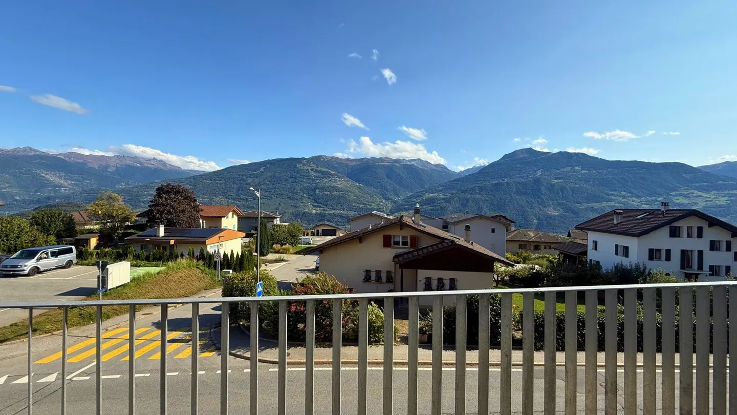 Charming 5.5-room duplex in a village house in the center of the village - Photo 1 of 18