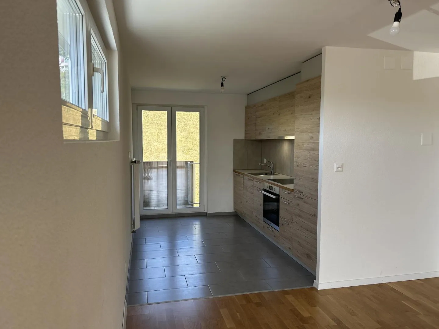 3.5 Room Apartment - Photo 2 of 9