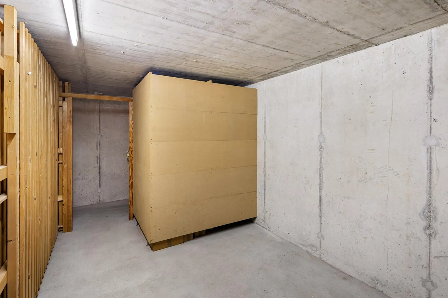 GROSSZÜGIGE 4.5-ZIMMER-WOHNUNG MIT GROSSEM BALKON UND 2 TG-PLÄTZEN - Photo 19 of 26