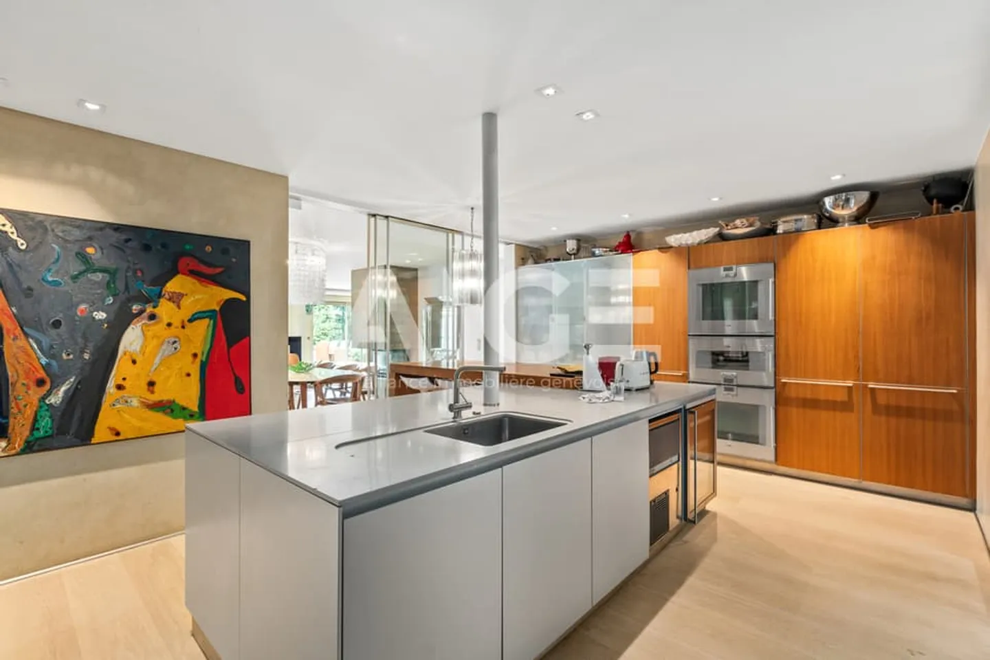 Superb single-storey villa in the heart of the Golden Triangle - Photo 4 of 4