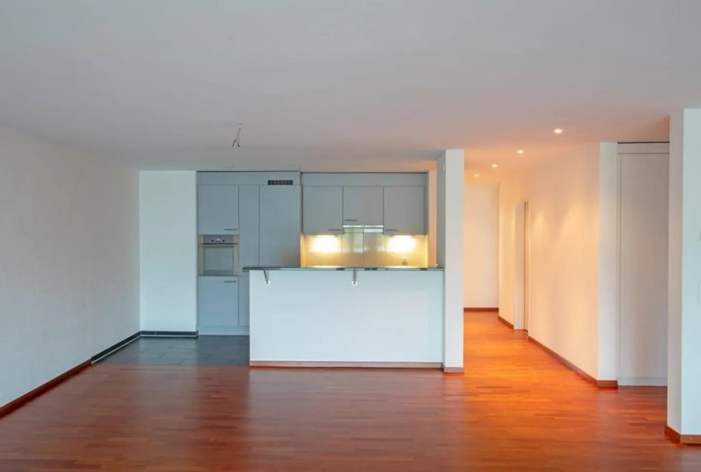 Appartement 4.5 pièces ultra-moderne - Photo 2 sur 8