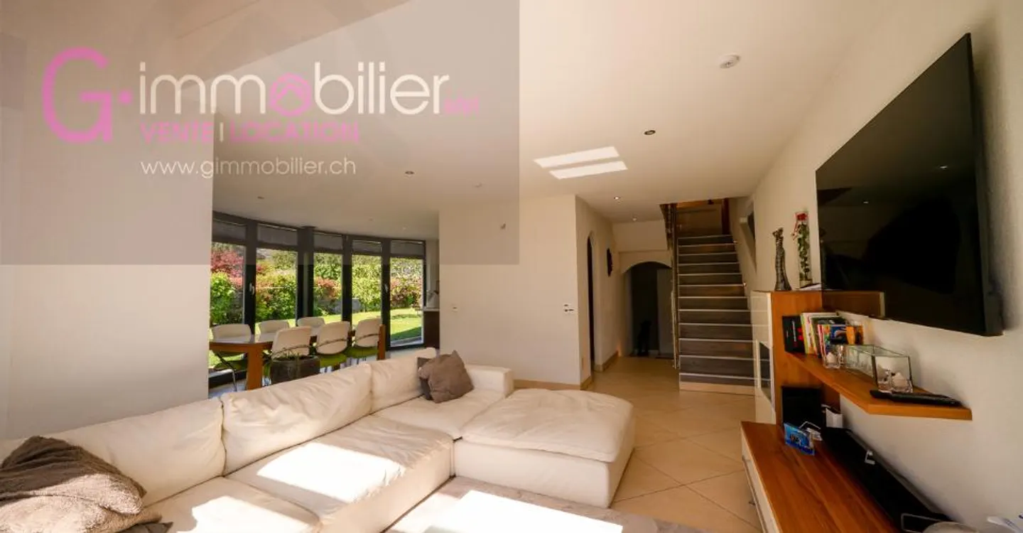 Detached house with 5.5 rooms on a large plot in Monthey - Photo 3 of 12