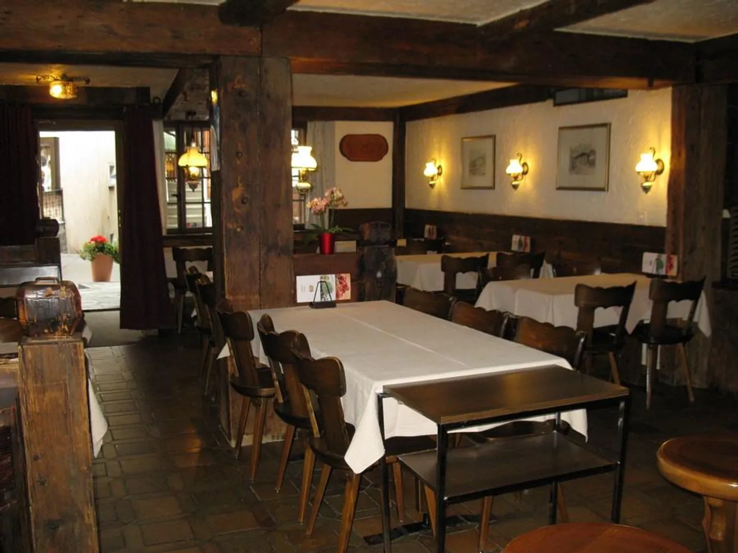 Hotel Restaurant in the Center with Terrace, rustic in typical Valais style. - Photo 3 of 8