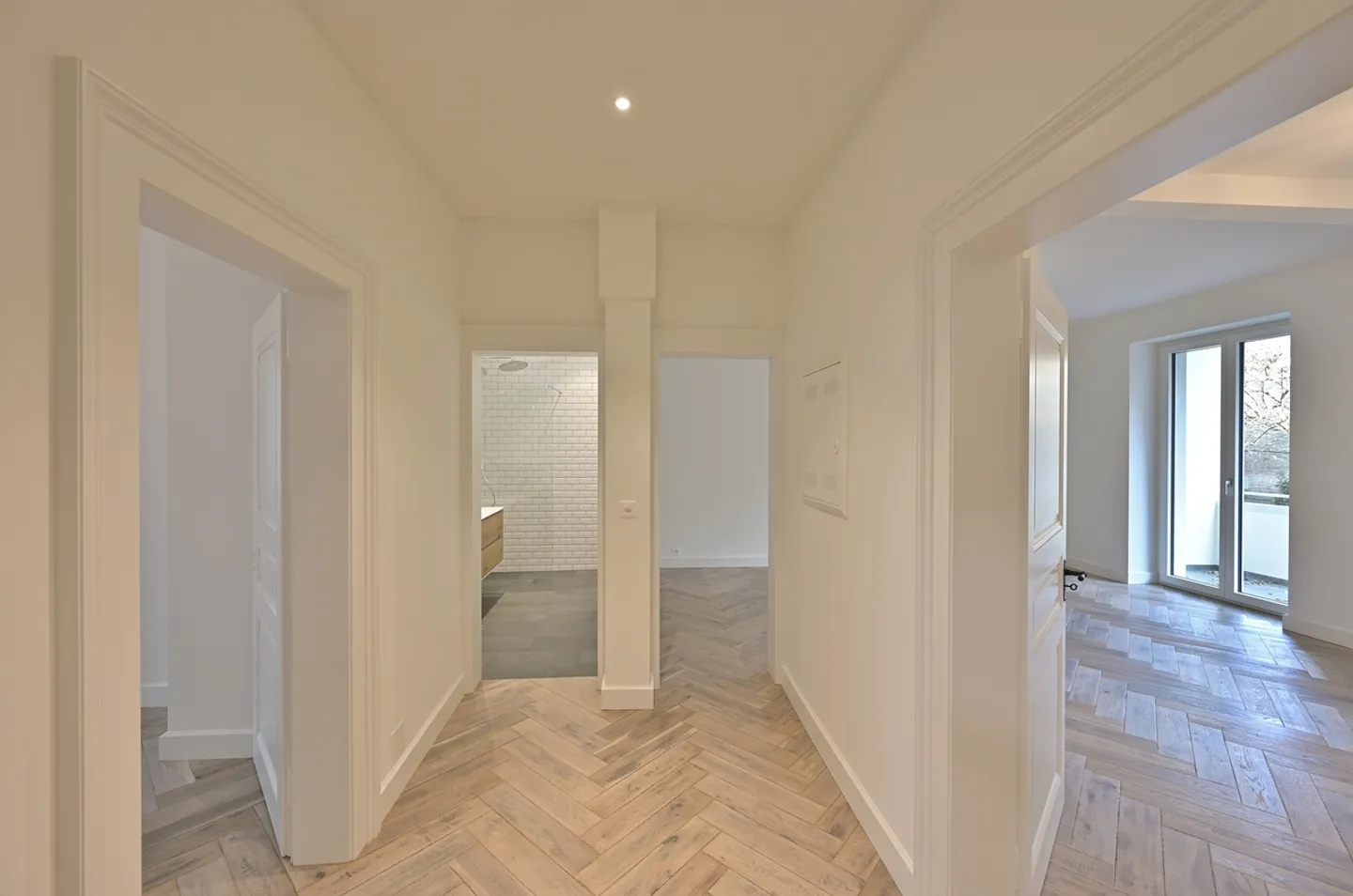 UNIQUE OPPORTUNITY - UNIQUE GARDEN APARTMENT NEAR THE RHINE PROMENADE - Photo 2 of 10