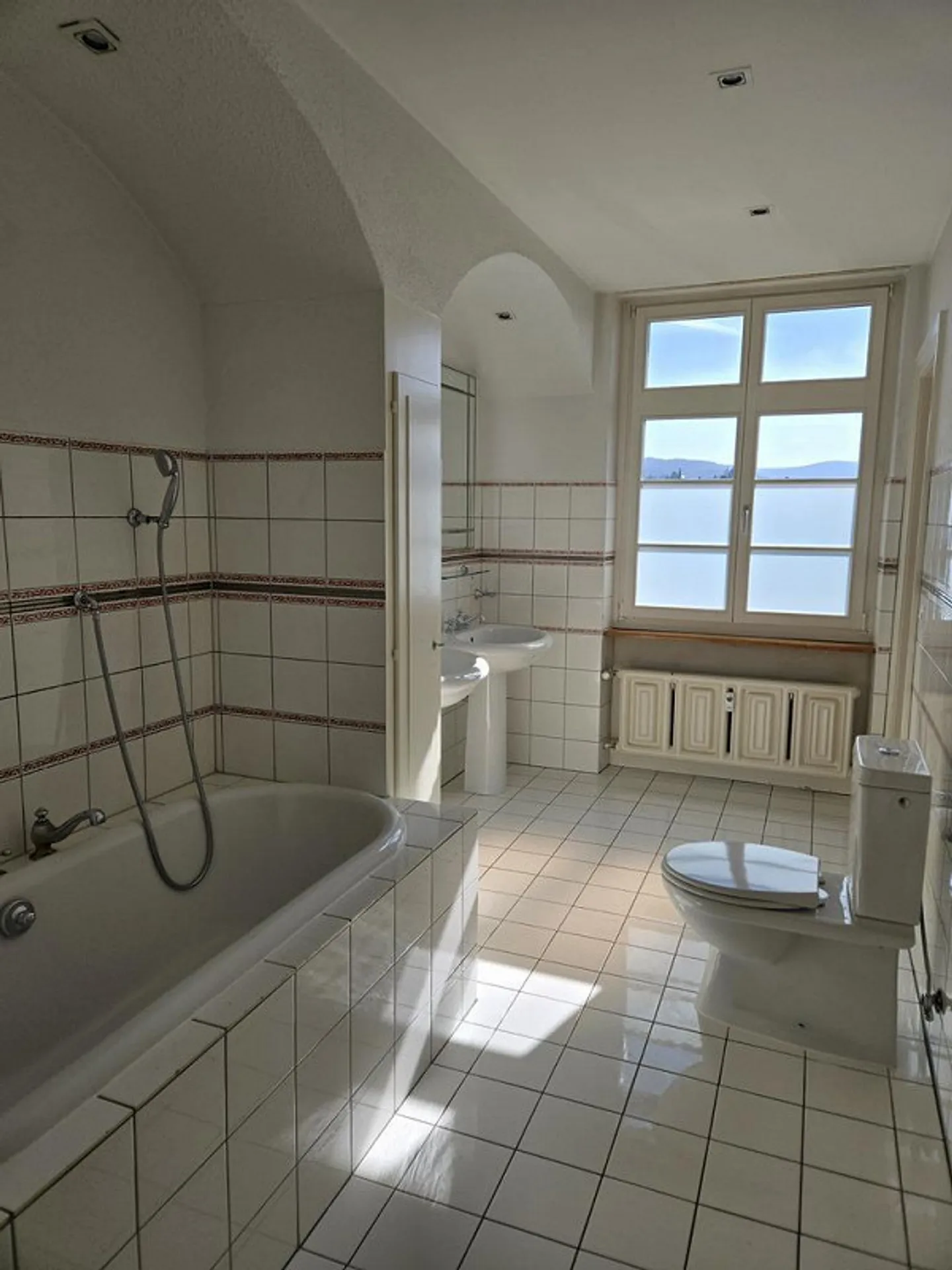 Appartement familial de 6,5 pièces ensoleillé et de rêve - Photo 3 sur 11