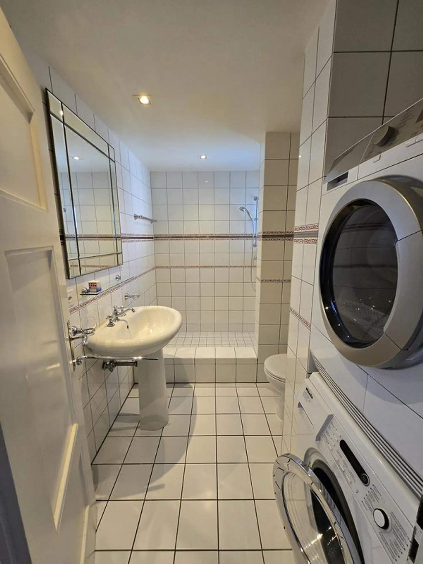 Appartement familial de 6,5 pièces ensoleillé et de rêve - Photo 4 sur 11