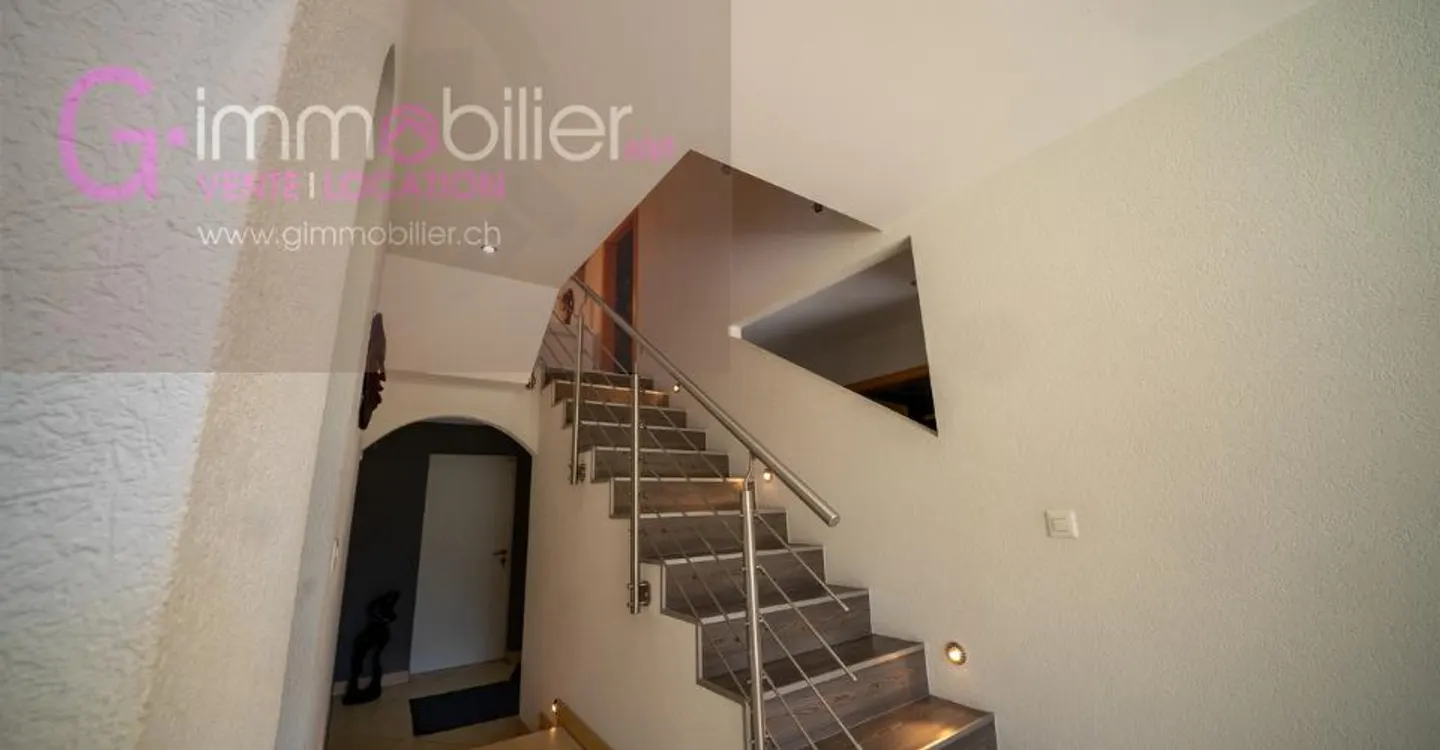 Detached house with 5.5 rooms on a large plot in Monthey - Photo 8 of 12