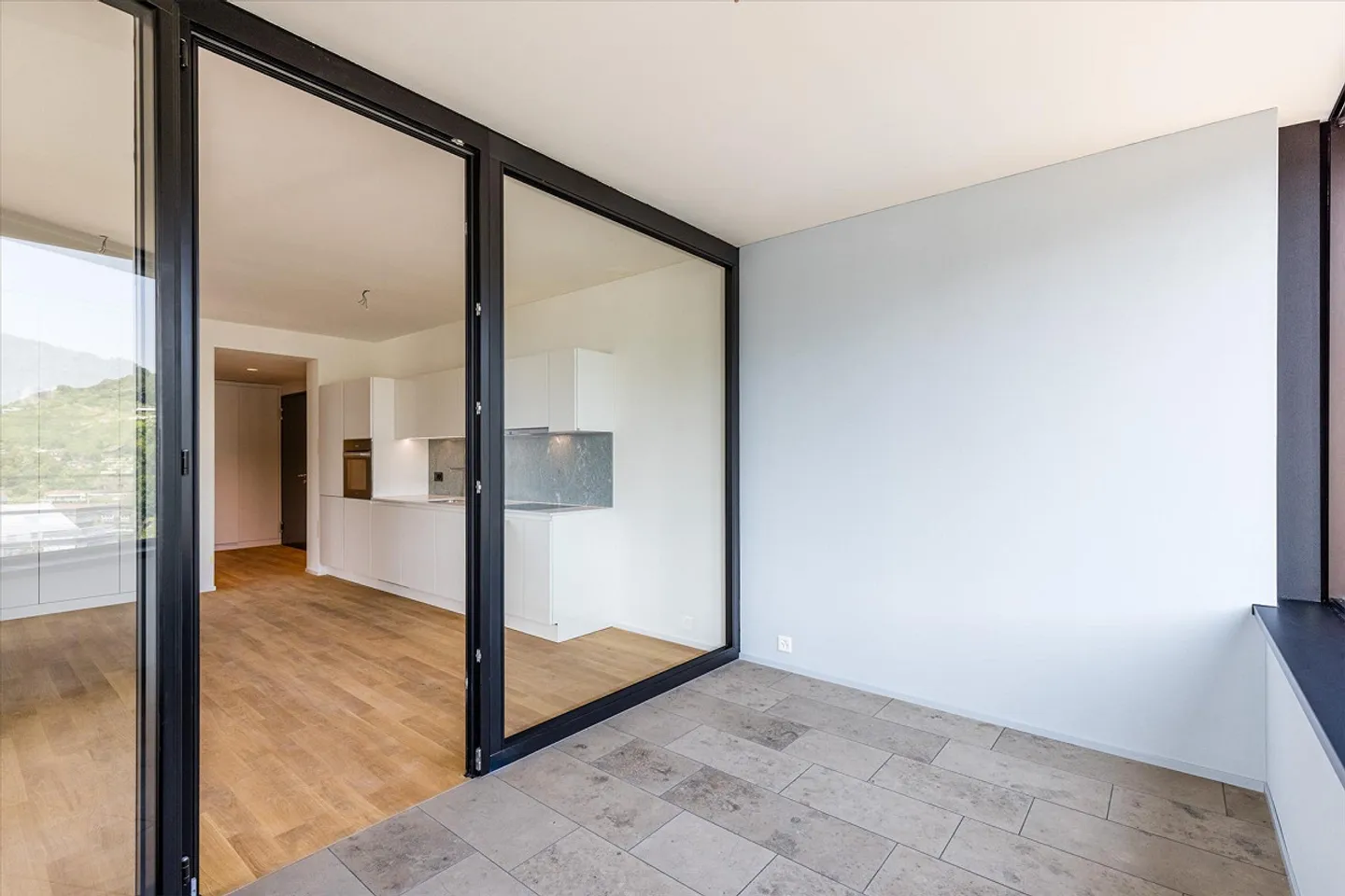 Living in the Akara Tower - Photo 12 of 13
