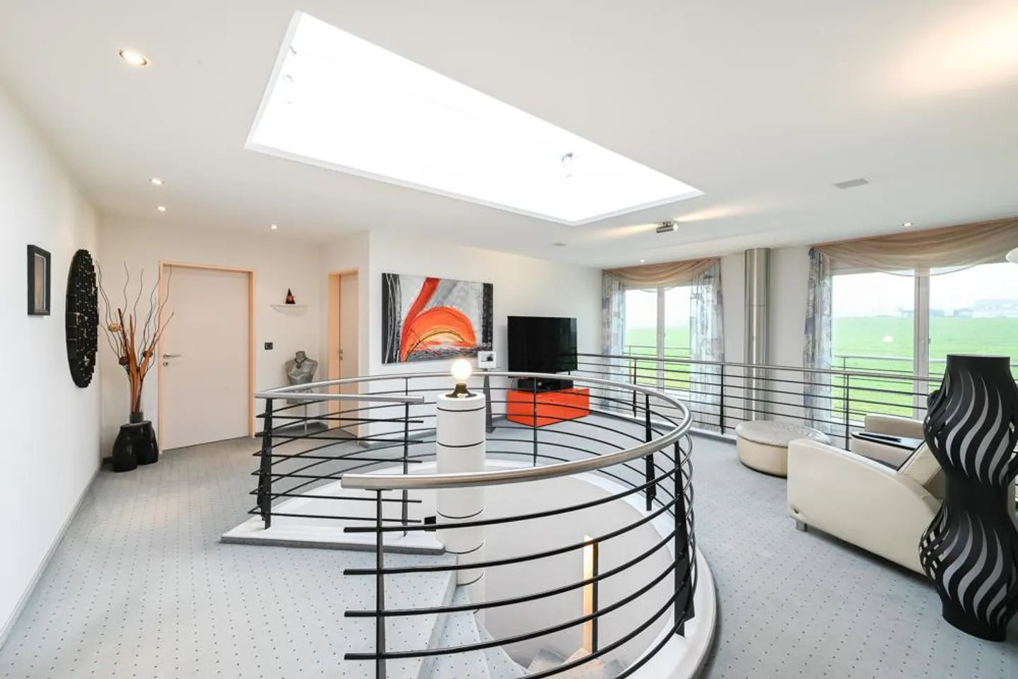 Modern Single-Family Home with Exclusive Architecture and Garden Paradise - Photo 4 of 7