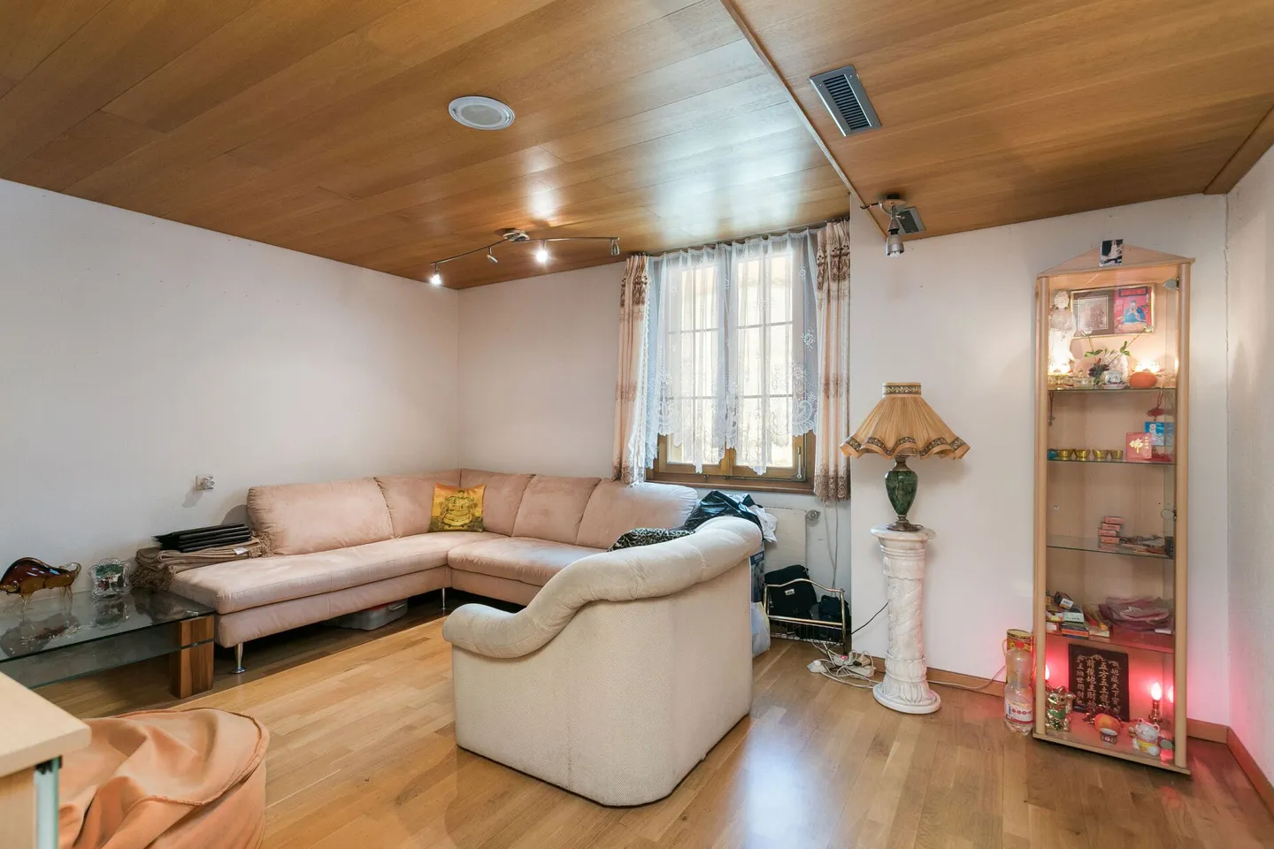 Proprietà residenziale-commerciale con potenziale di rendimento in posizione centrale a Cham - Foto 5 di 8