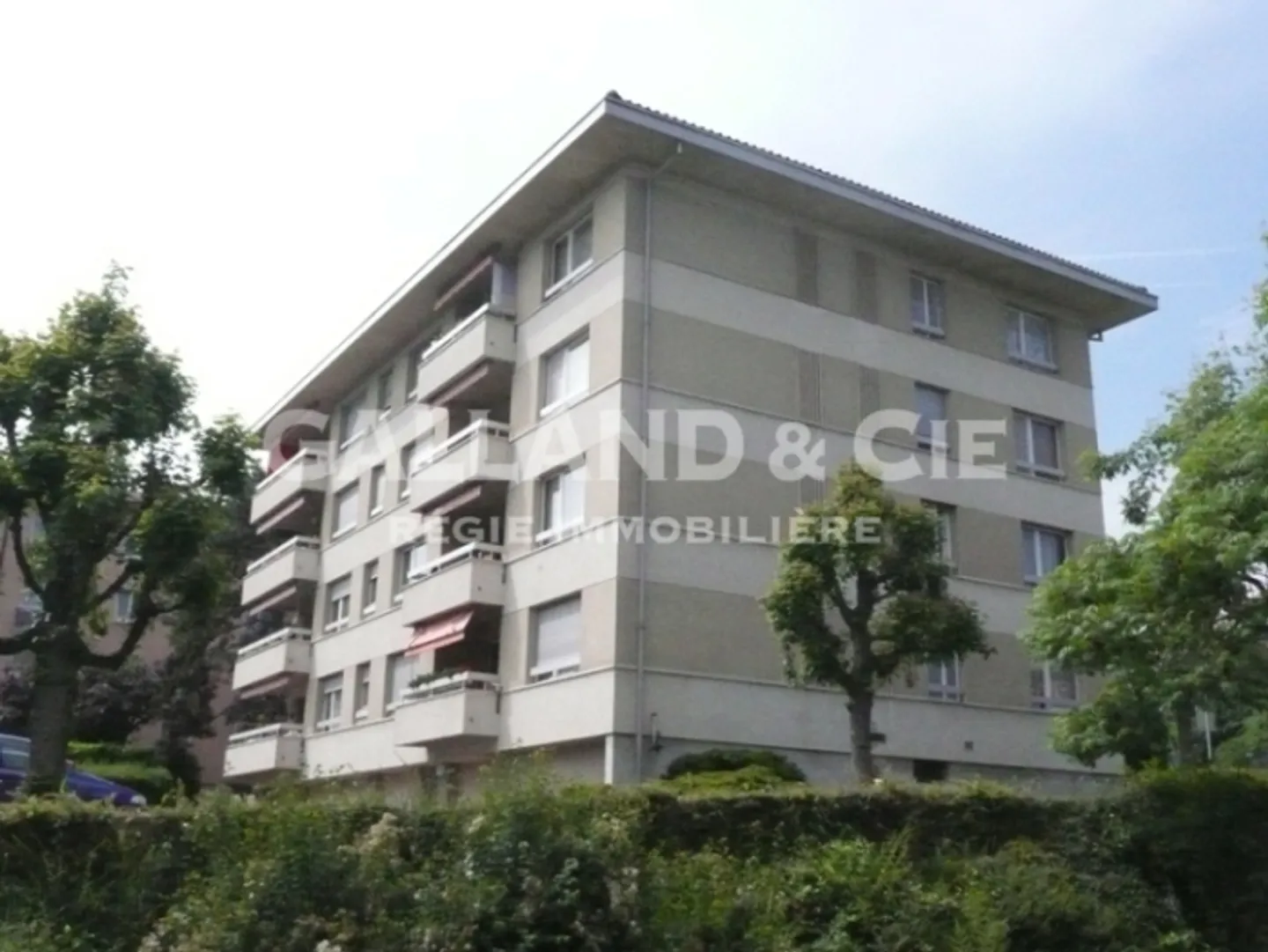 5-room apartment on the 2nd floor with balcony - Photo 1 of 1