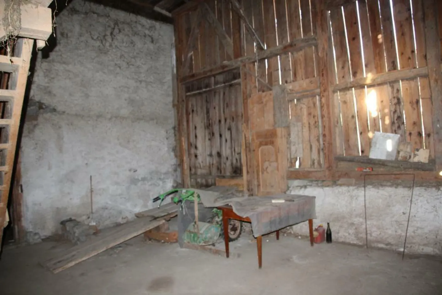 Beautiful chalet-barn to renovate into 2 spacious apartments - Photo 12 of 13