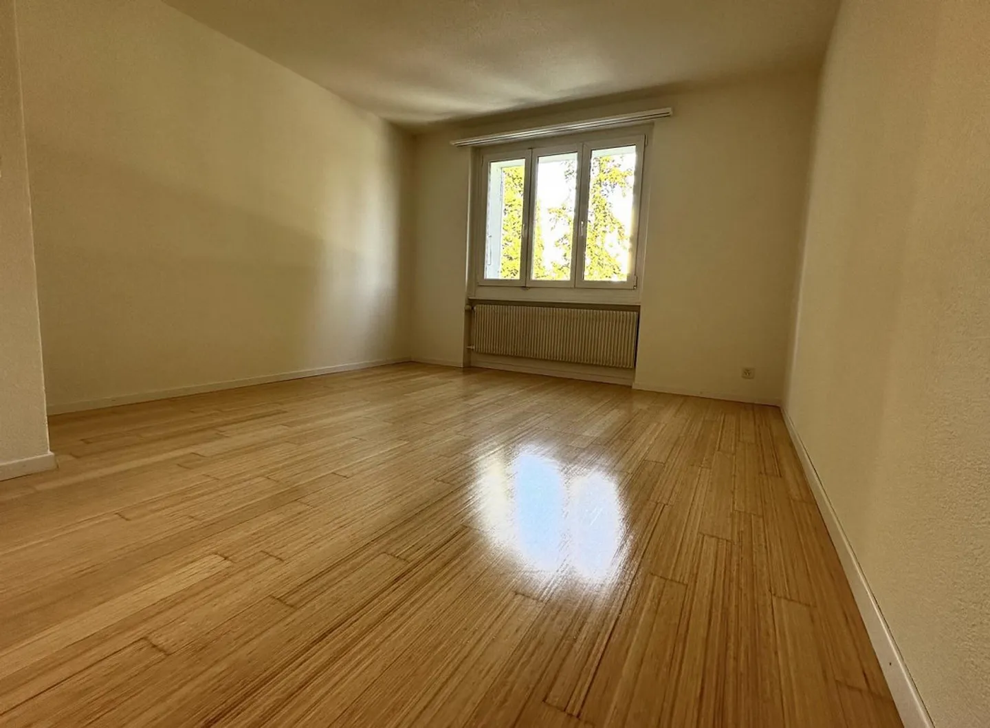 Bright 4.5-room apartment with balcony for rent in Zollikofen - Photo 5 of 9