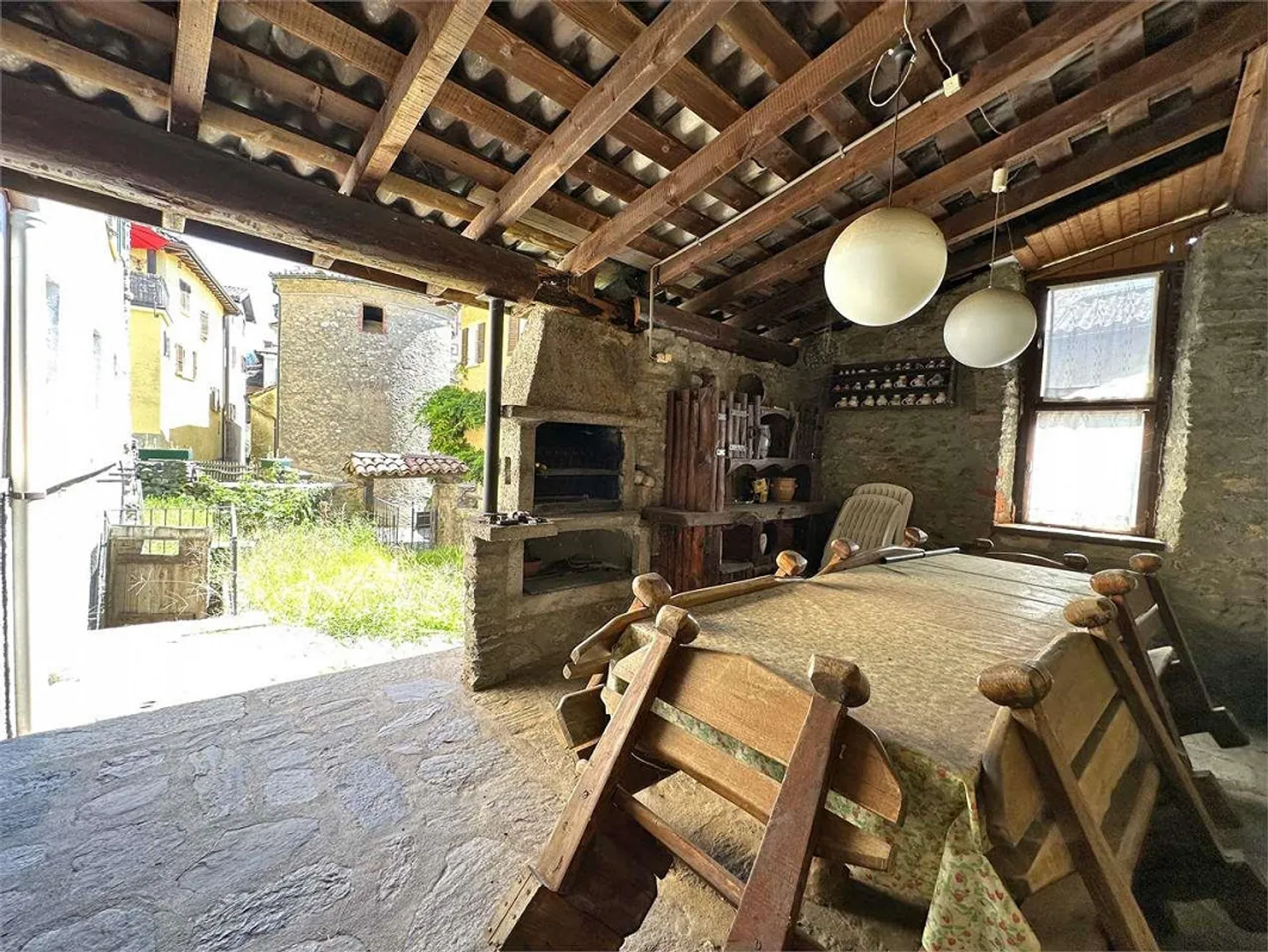 Casa di nucleo con giardino privato - Foto 3 di 13