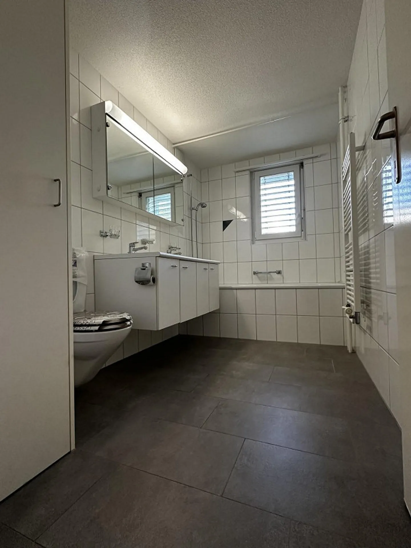 Bright 4.5-room apartment with balcony for rent in Zollikofen - Photo 8 of 9