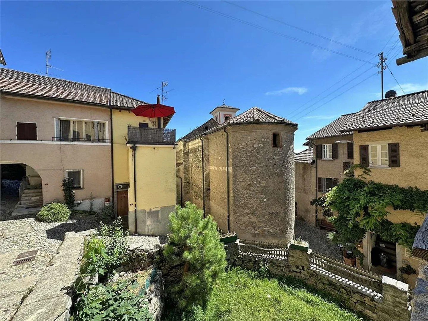 Casa di nucleo con giardino privato - Foto 12 di 13