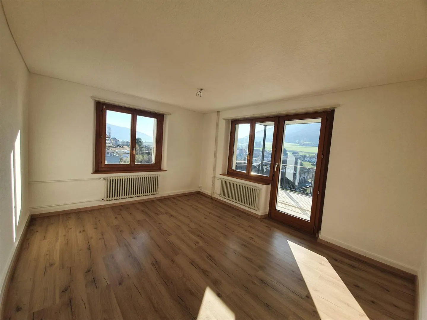 Appartamento affascinante con 3 camere da letto con balcone e bella vista a Tavannes - Foto 1 di 7