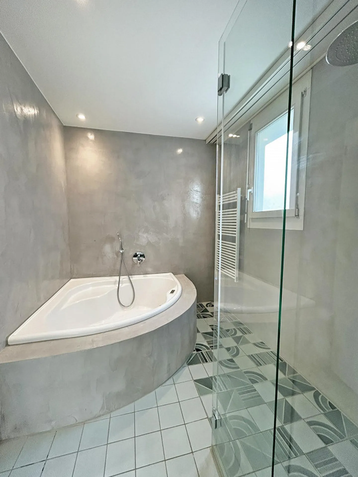 Vues magnifiques – moderne, spacieux, lumineux et accueillant - Photo 15 sur 17