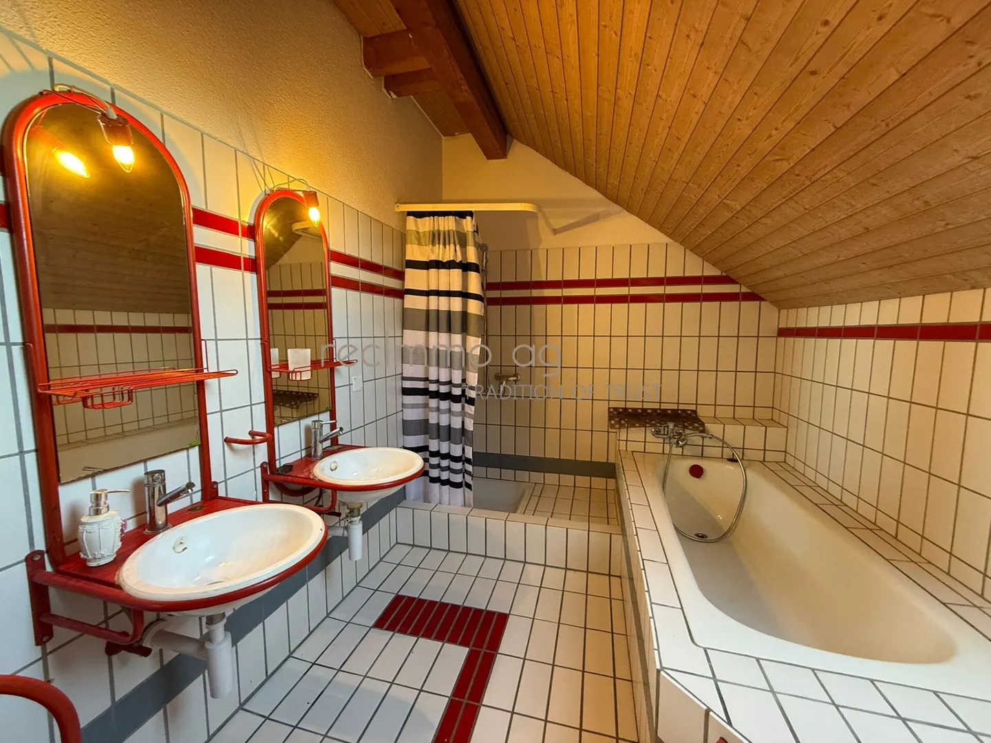 Mehrfamilienhaus mit 5 Wohneinheiten im Dorfkern von Buttwil - attraktive Renditemöglichkeit - Foto 7 von 11