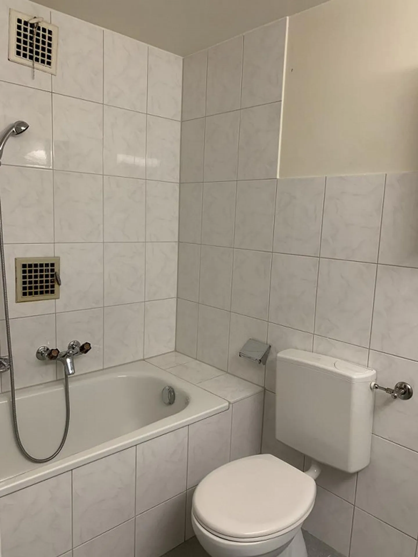 Vivere nel bel quartiere di Gundeli - Foto 6 di 7