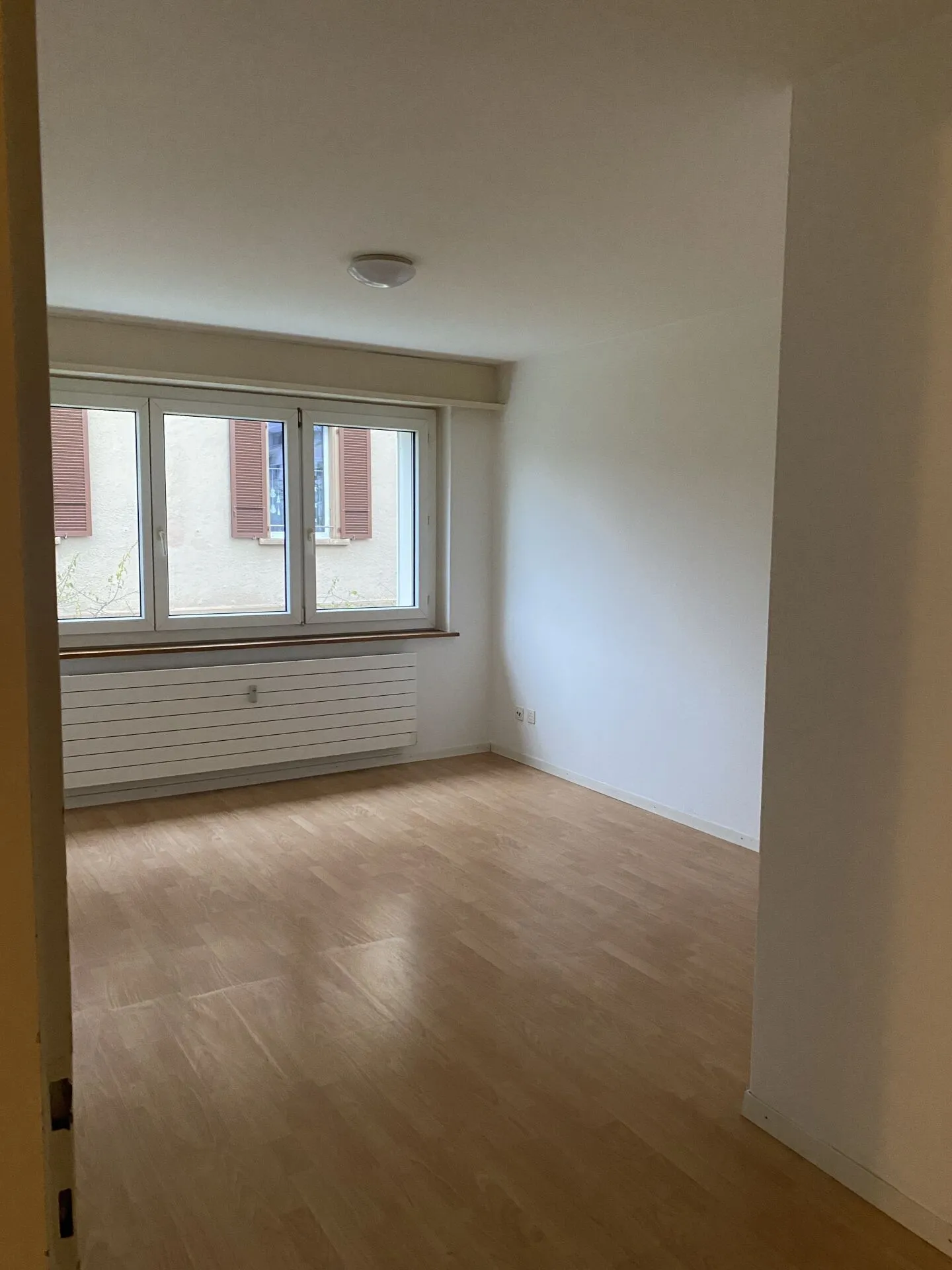 Appartamento di 2,5 stanze nel centro di Biel in affitto - Foto 3 di 6