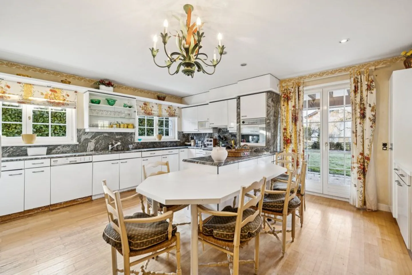 VILLA MIT EINZIGARTIGEM CHARAKTER - Foto 7 von 13