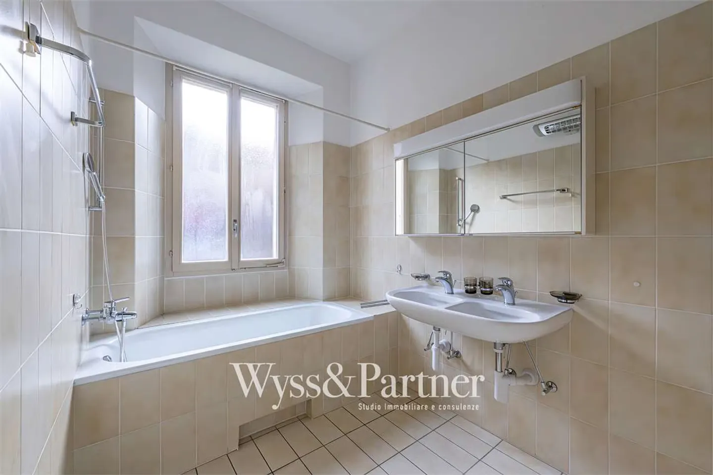 Charmante 3,5-Zimmer-Wohnung mit Garten Zugang - Ravecchia - Foto 6 von 11