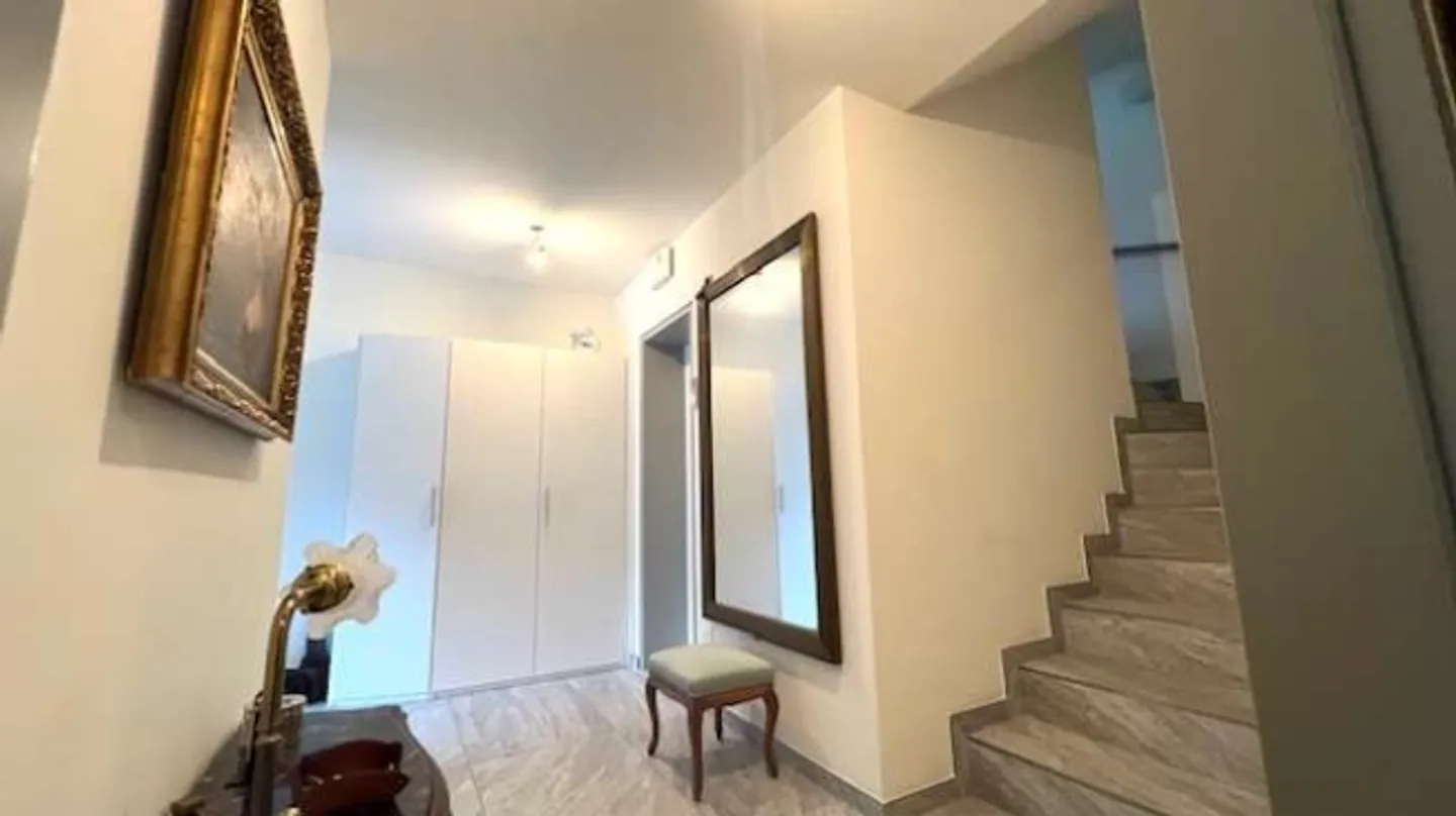 Villa moderne avec vue imprenable sur le lac et piscine - Photo 3 sur 20