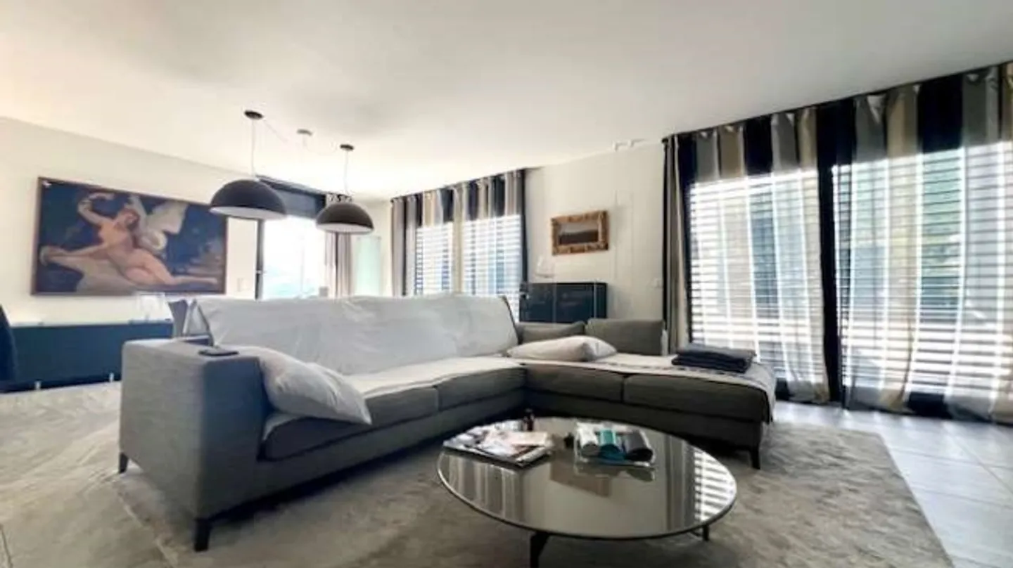 Villa moderne avec vue imprenable sur le lac et piscine - Photo 11 sur 20