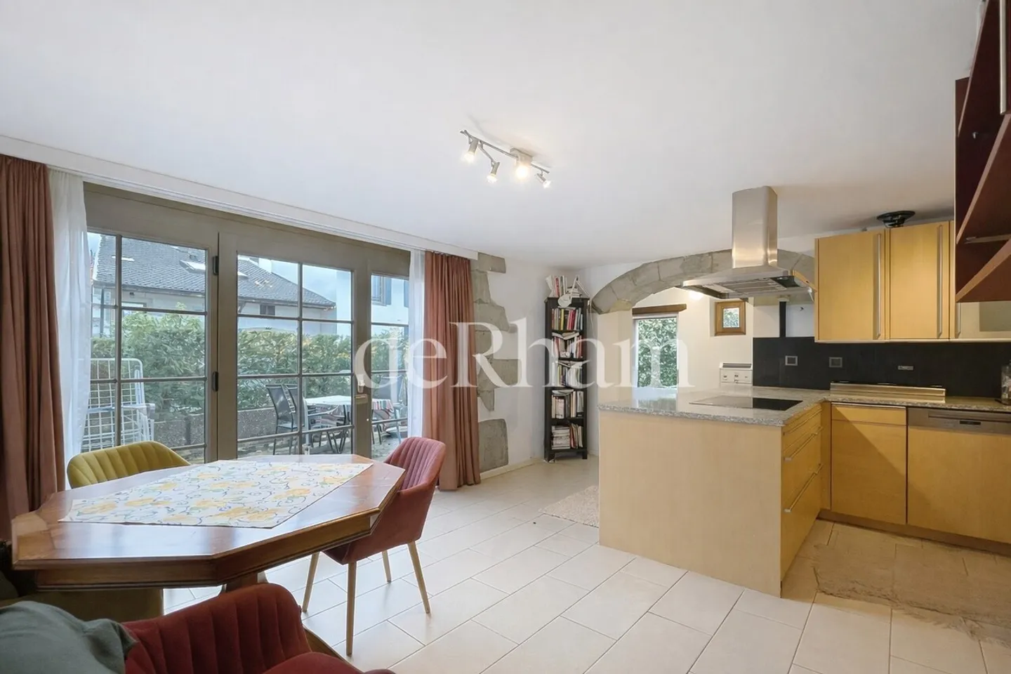 Charming 4.5-room duplex apartment on the ground floor with terrace - Photo 7 of 10