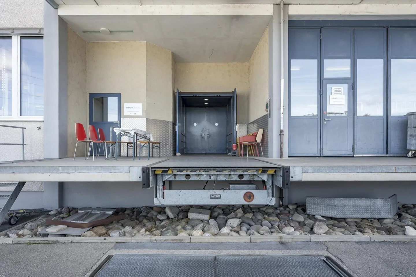 Proprietà commerciale versatile con ascensore per merci direttamente sul posto - Foto 7 di 9