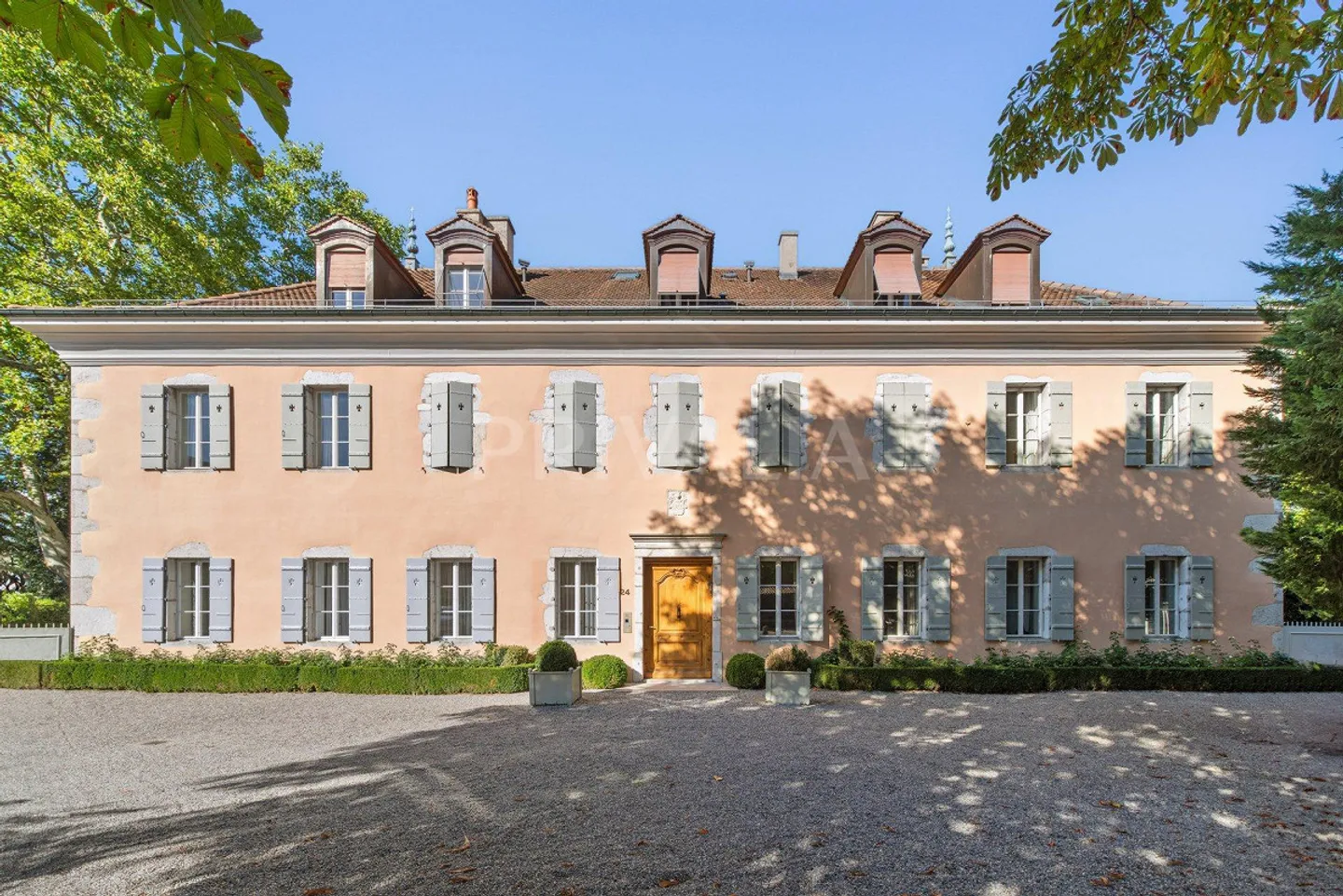 Exklusive Wohnung im Schloss Veyrier - Foto 1 von 7