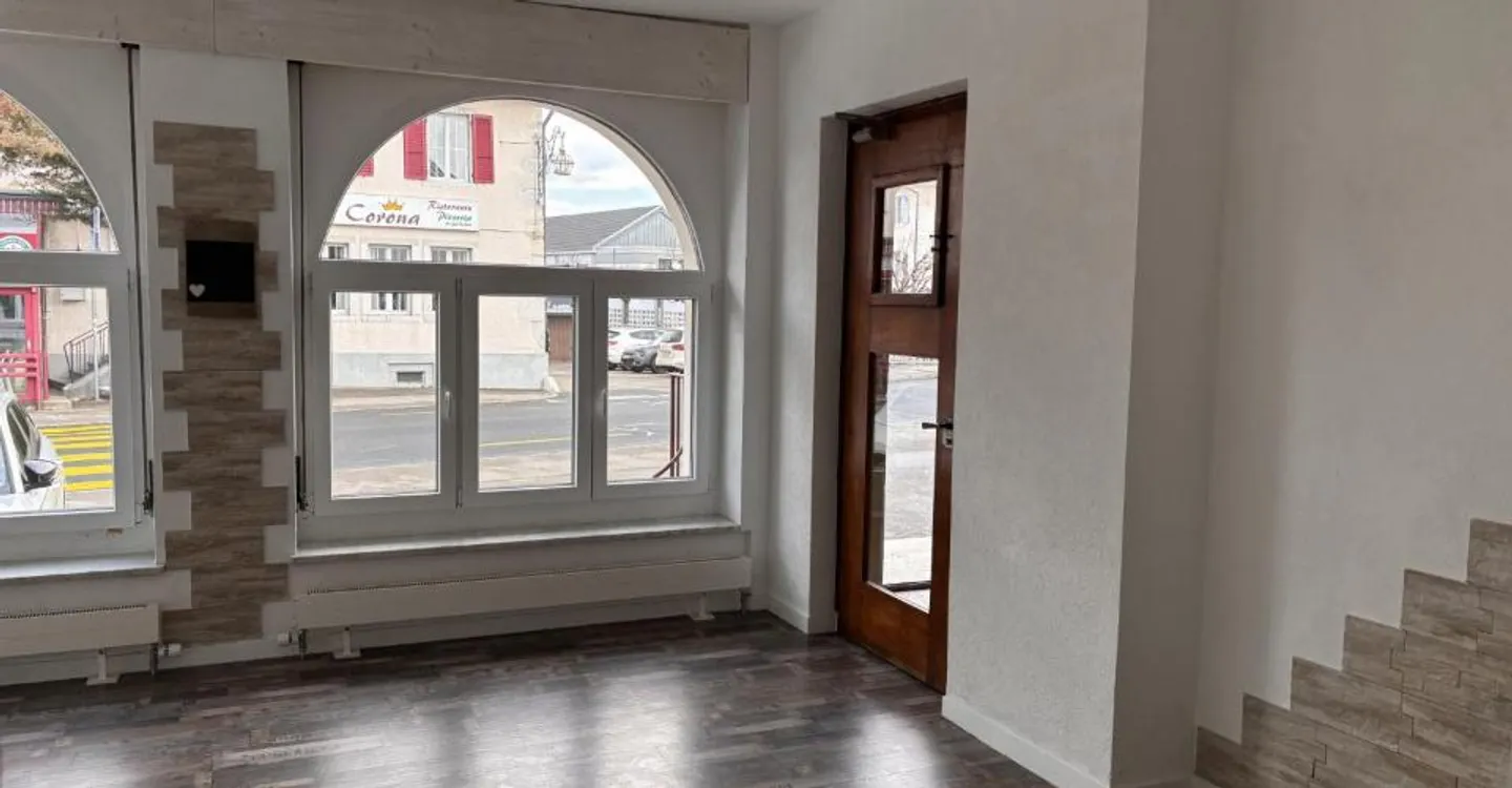 Office 3 rooms - Photo 1 of 9