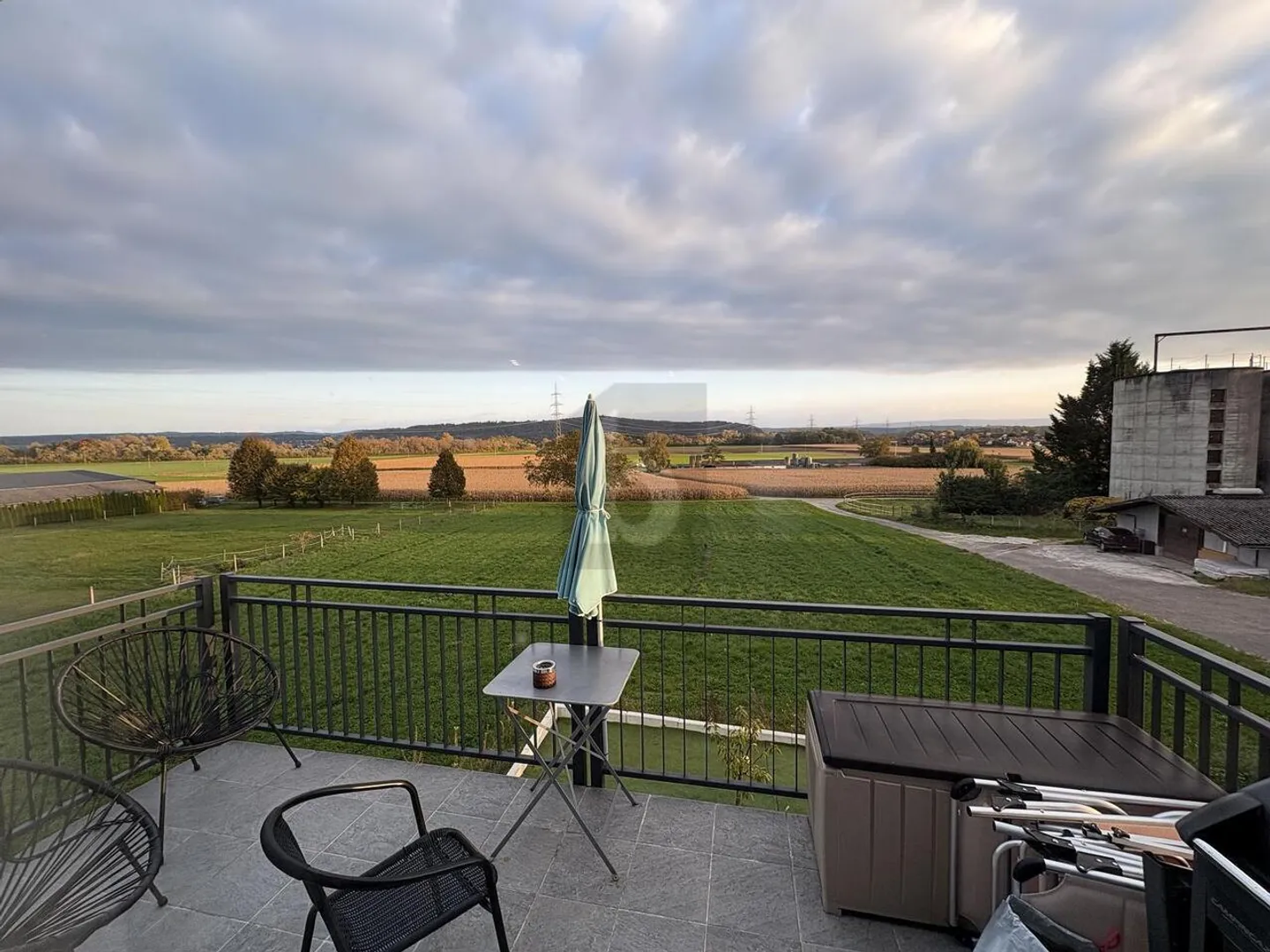 MODERNE DANS UN EMPLACEMENT CALME ET RURAL - Photo 3 sur 6