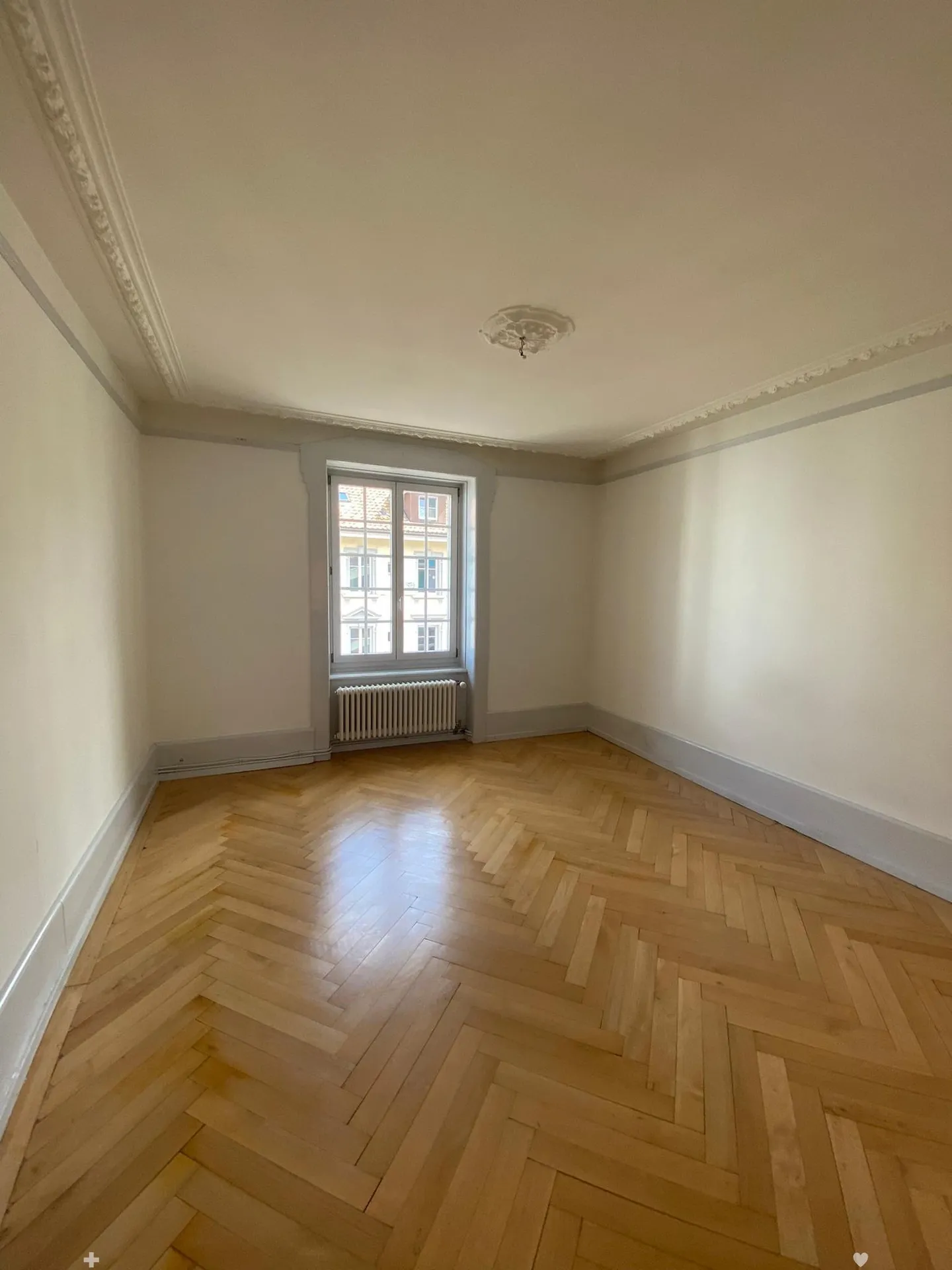 Central 4-room apartment on the 3rd floor - Photo 5 of 8