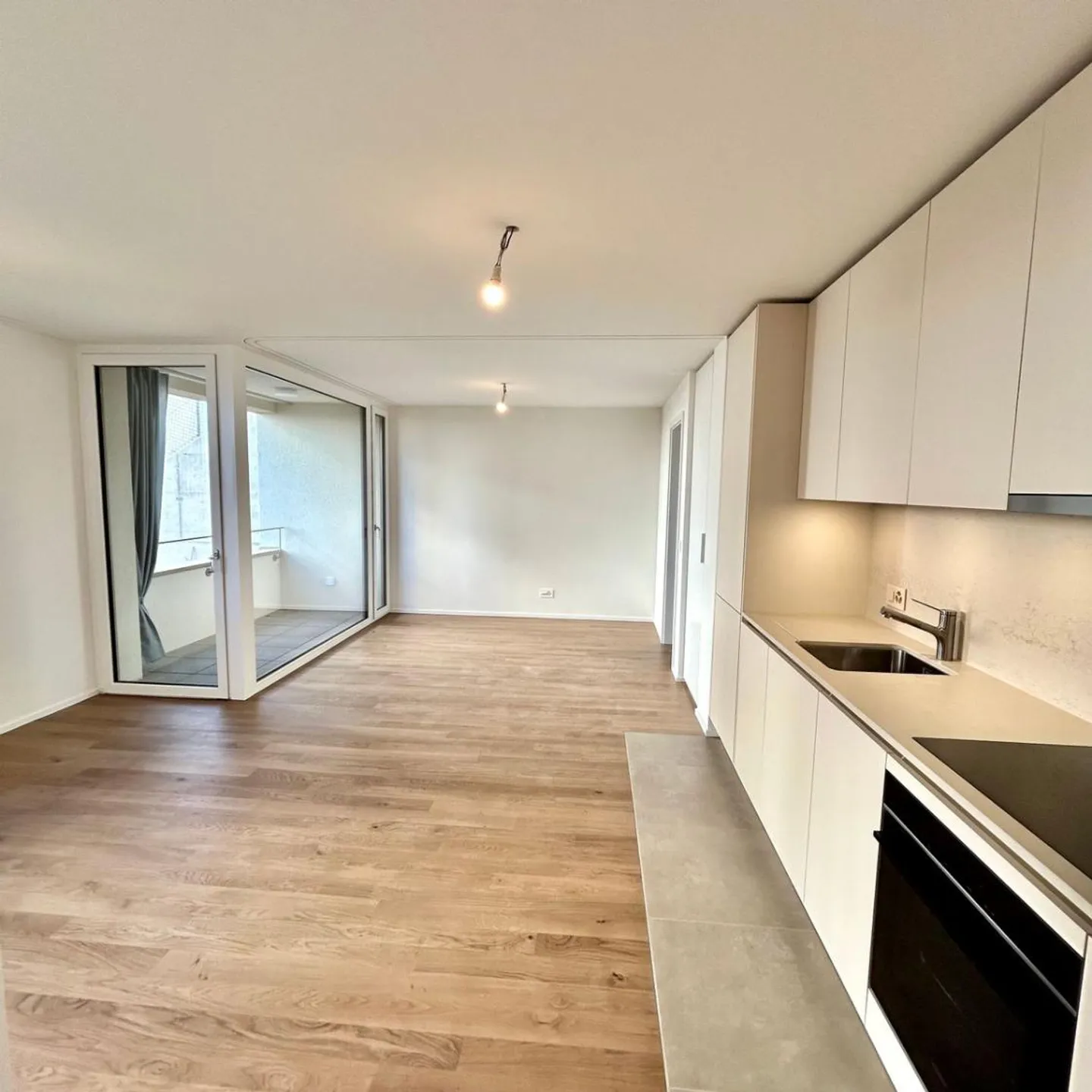 1.5 Room Apartment - Photo 3 of 9