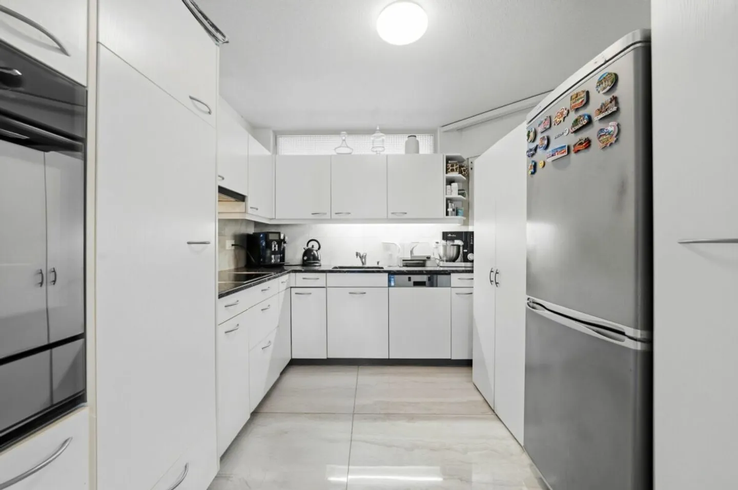 Luxury Apartment with Lake View - Photo 2 of 13