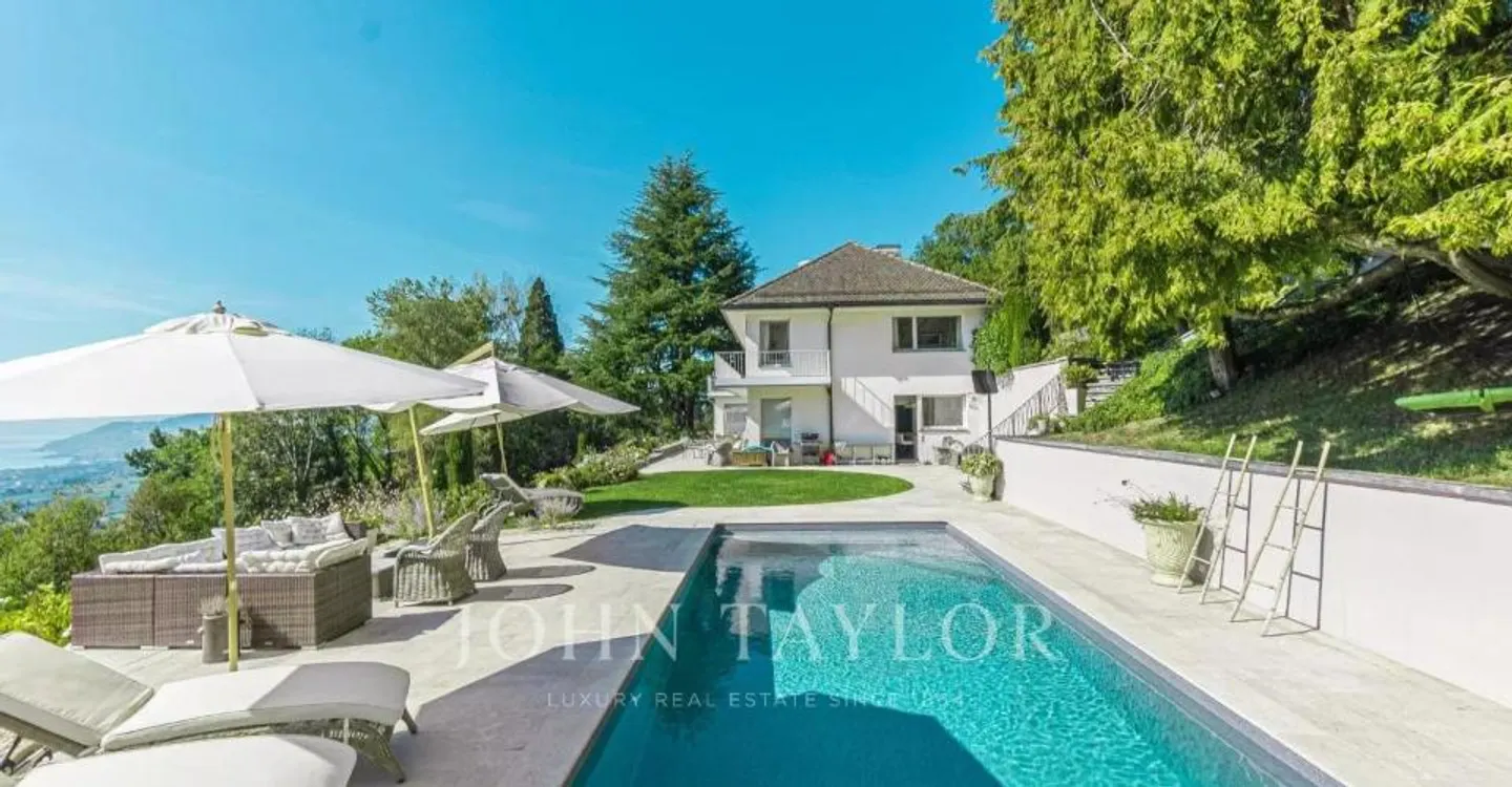 Villa Éblouissante avec Piscine - Photo 1 sur 11