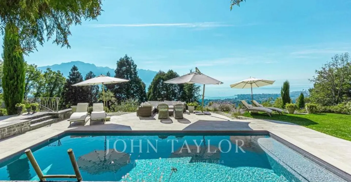 Villa Éblouissante avec Piscine - Photo 2 sur 11