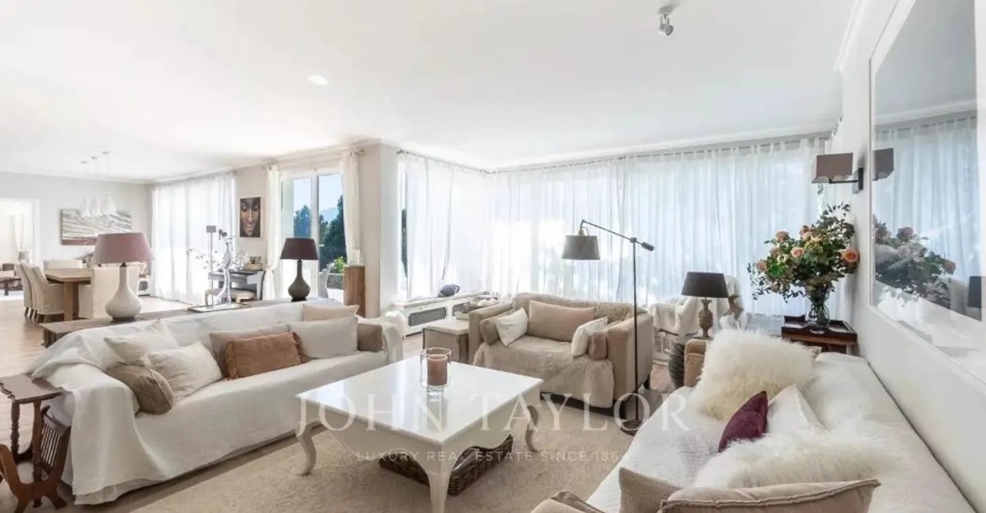 Villa Éblouissante avec Piscine - Photo 6 sur 11