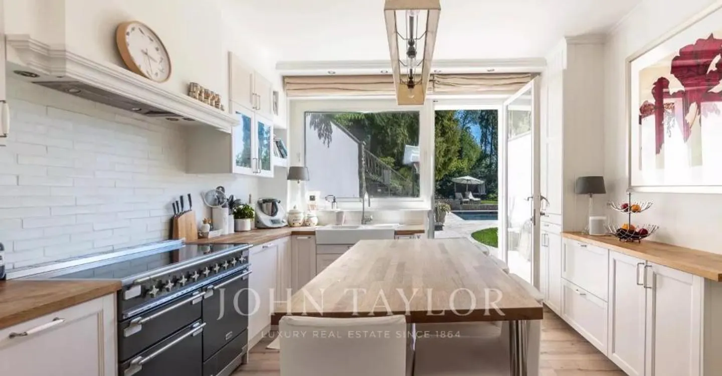 Villa Éblouissante avec Piscine - Photo 9 sur 11