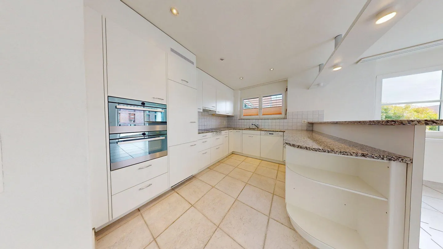 Bright, attractive condominium - Photo 6 of 13