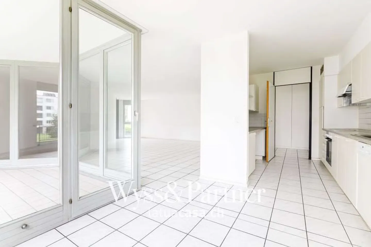 1 MONTH FREE Spacious 5.5 Apartment for Rent in Morbio Inferiore - Photo 2 of 13