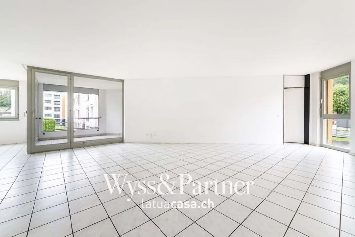 1 MONTH FREE Spacious 5.5 Apartment for Rent in Morbio Inferiore - Photo 3 of 13