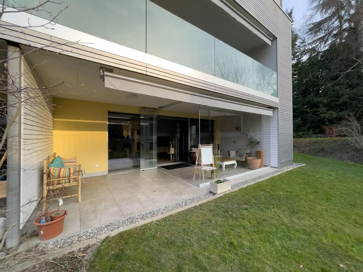 Appartement de 3,5 pièces au rez-de-chaussée loué avec 1 place de parking à vendre - Photo 3 sur 19