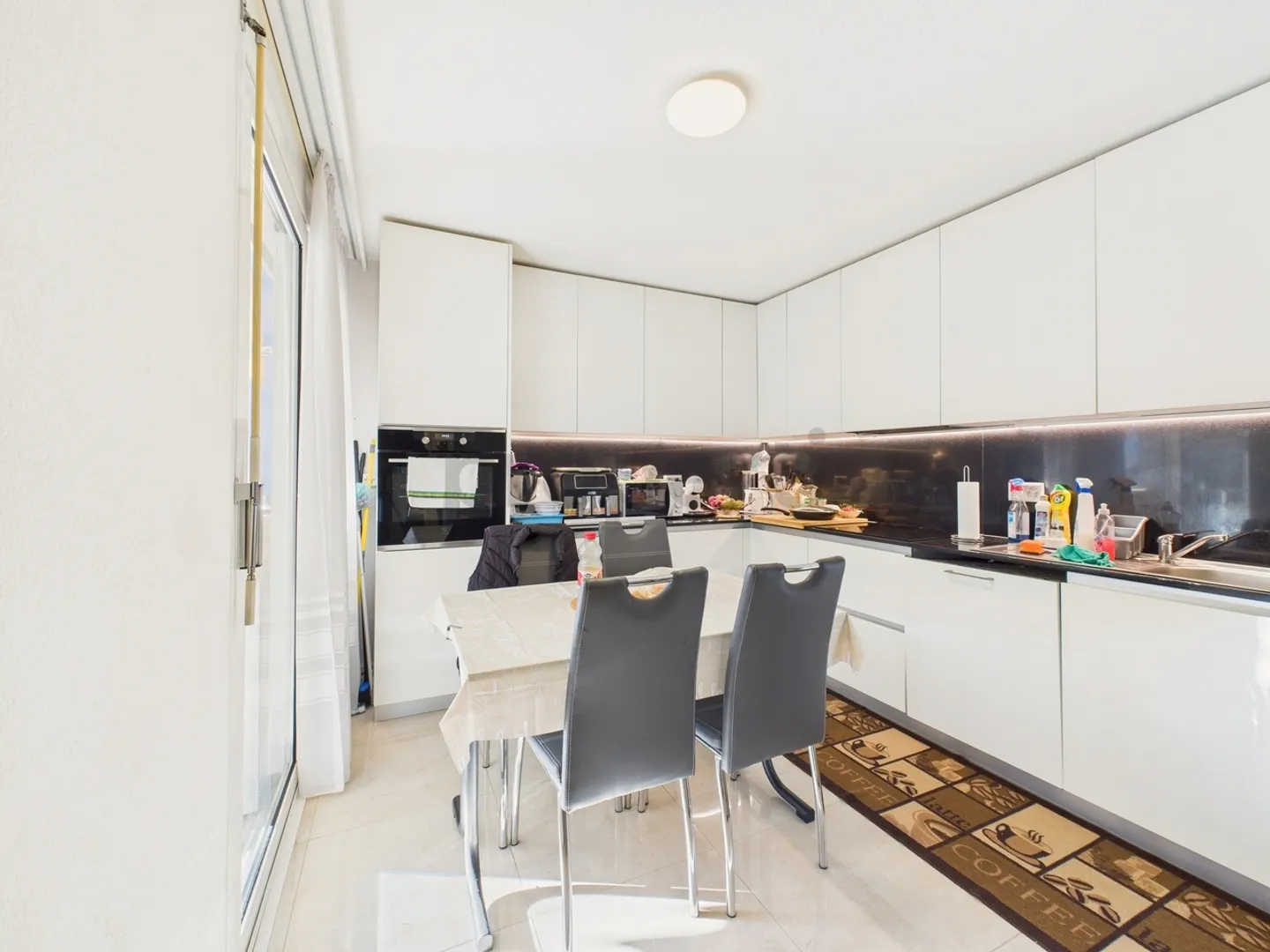 Gordola, elegantes 4,5-Zimmer-Wohnung 3 Torri - Foto 4 von 9