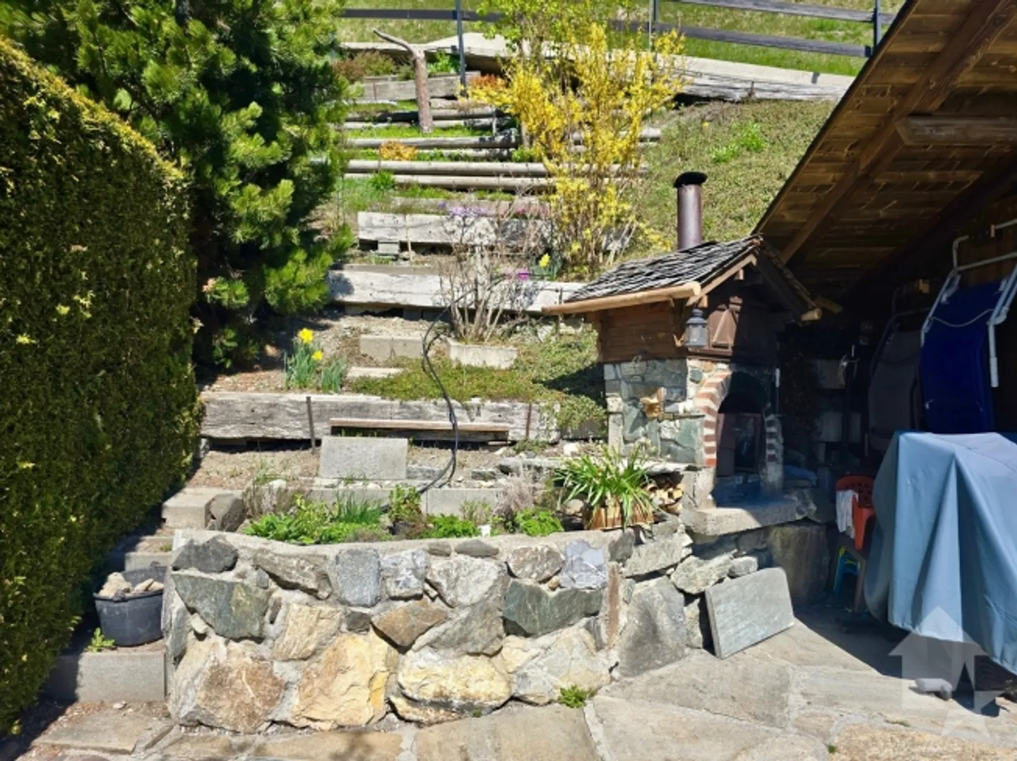 «Magnifico chalet con 2 posti auto esterni» - Foto 19 di 20