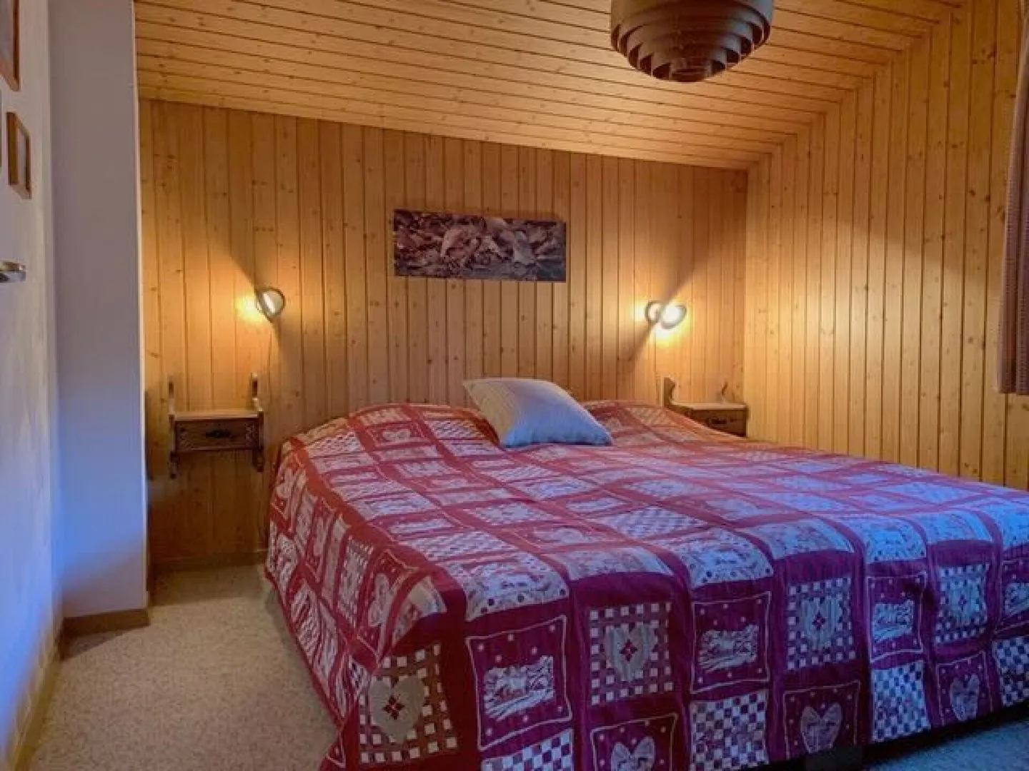 Charmant chalet 4.5 pces avec jardin, vendu meublé. - Photo 6 sur 13